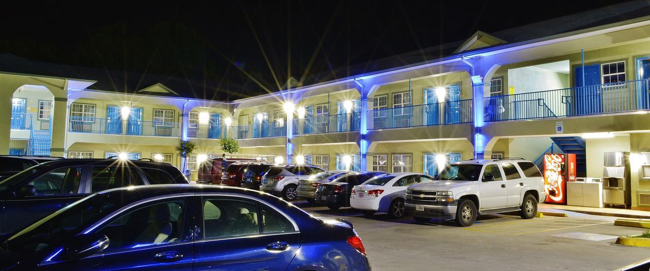 Scottish Inn And Suites Alvin Dış mekan fotoğraf